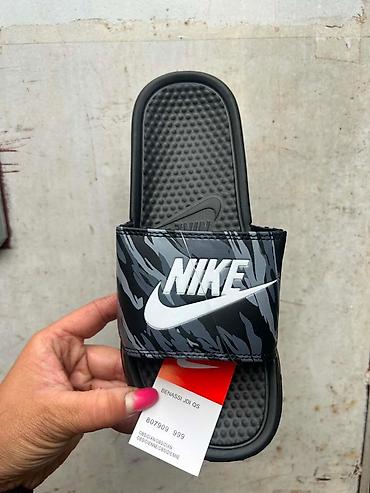 Papuce
41-46 
1800 din
SS🖤
