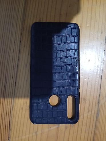 usb flash kart: Telefon üçün qara rəngli arxa qoruyucu kabro. Səthi timsah dərisi — 1