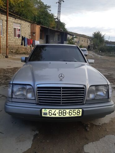 maşın mercedes: Mercedes-Benz 250: 2.5 l | 1995 il Sedan