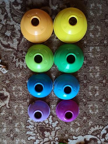 Игрушки: Чемоданчик медика-50 сом, динозавры - 50 сом, игра рыбки, нет — 5