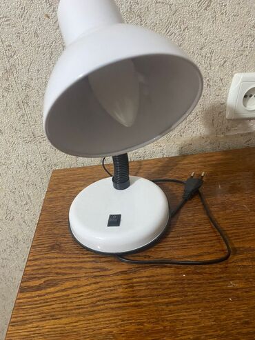 лампа дневного света: Продам настольную Лампу, в отличном состояниипочти как новая! Очень