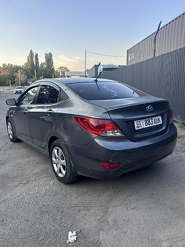 серый gac aion s: Hyundai Solaris: 2013 г., 1.6 л, Механика, Бензин, Седан — 4