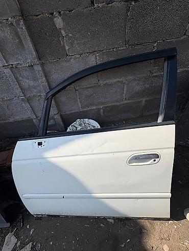Двери и комплектующие: Автомобильные двери (передние/задние) в сборе/частично в сборе — 2