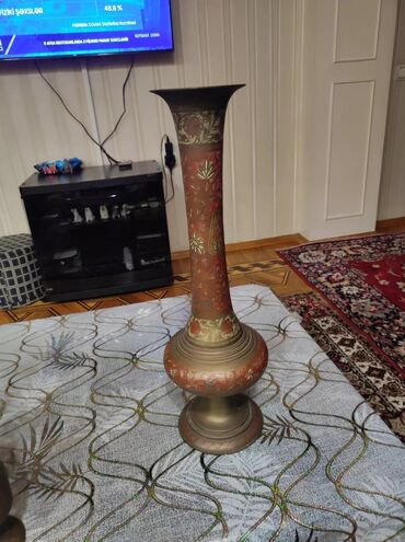 Vazalar: Vaza dəsti, Mis — 5