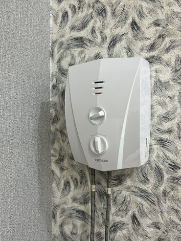 et ucun vitrin soyuducular: Cemsan ani su qızdırıcısı - Divara quraşdırılan, kompakt elektrik su