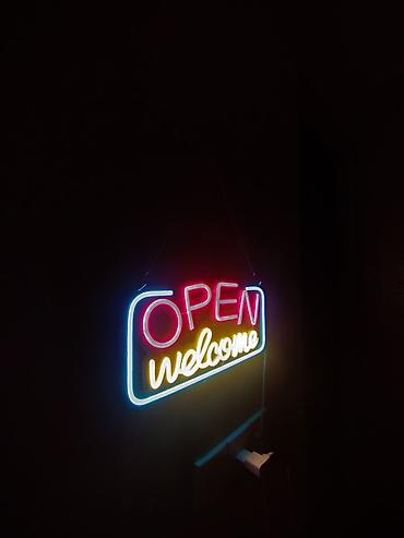 Рекламные щиты: Obyektlər və iş yerləri üçün Neon işıqlı ingiliscə yazılar ilə — 8