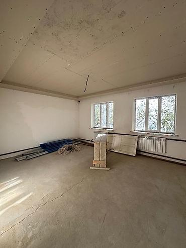 дом искра: 6 комнат, 242 м², 4 соток, Каракол, Собственник — 2