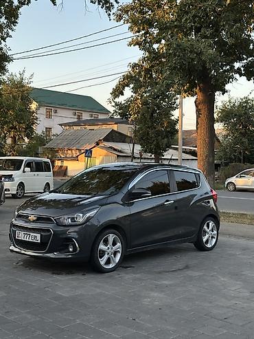 Chevrolet Spark: 2017 г., 1 л, Автомат, Бензин, Хэтчбэк
