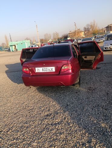 красные линзы: Daewoo Nexia: 2011 г., 1.6 л, Механика, Бензин