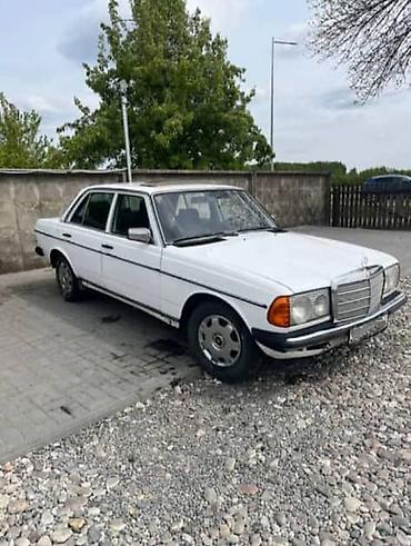 на мерс 123: Mercedes-Benz W123: 1982 г., Автомат — 3