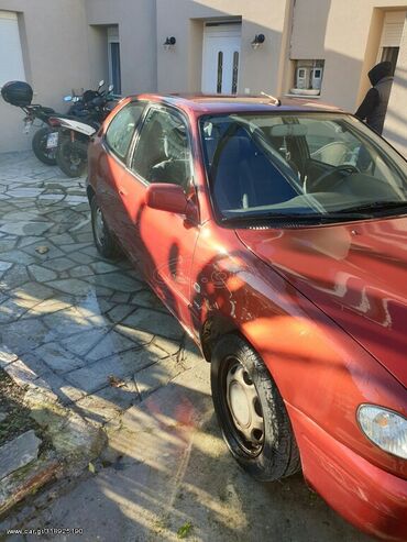 Toyota: Toyota Corolla: 1.4 l. | 2001 έ. Χάτσμπακ — 3