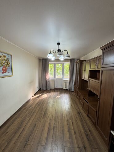 сдается 2 комнатная квартира город ош: 2 комнаты, 44 м², 104 серия, 2 этаж, Евроремонт