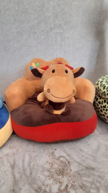 vector robot baku: Uşaq kreslosu. Uşaq üçün yumşaq oturacaqlar