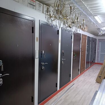 Двери для домов и квартир: Продается входные город Токмок на базаре на против ресторана МИК — 10