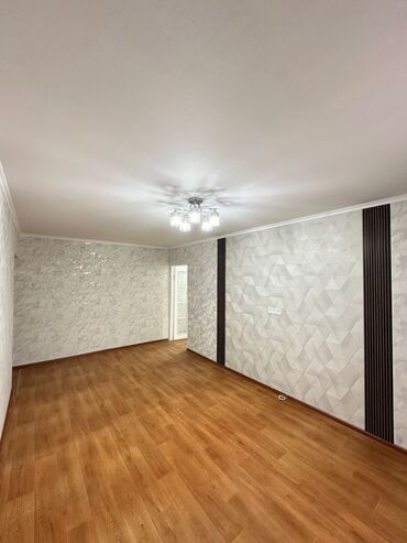 Продажа квартир: Срочно продаю 2к квартиру 104 серии в 4 мкр! Отличное расположение!