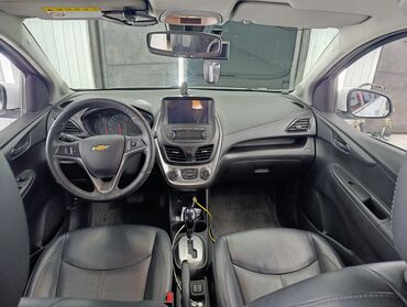 Chevrolet: Chevrolet Spark: 2017 г., 1 л, Вариатор, Бензин, Хэтчбэк — 17