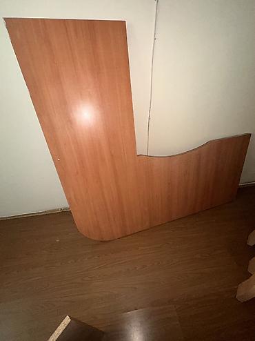 2 ci əl mebeller: Hissələrə ayrılmış ofis mebeli və 2 ədəd stul.Razılaşma yolu ilə — 1
