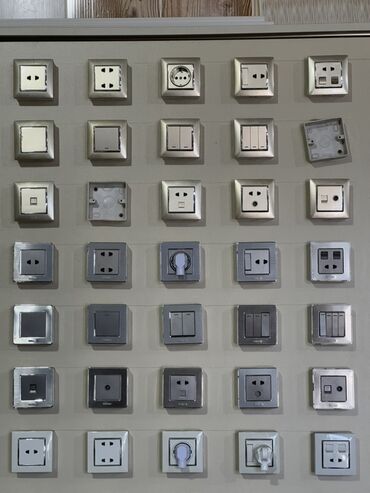 Лампочки: Bu məhsul çeşidli elektrik açarları və rozetkalarını özündə