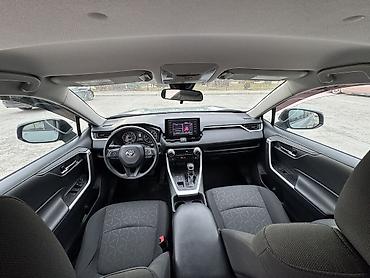 Toyota: Toyota RAV4: 2021 г., 2.5 л, Автомат, Бензин, Кроссовер — 9