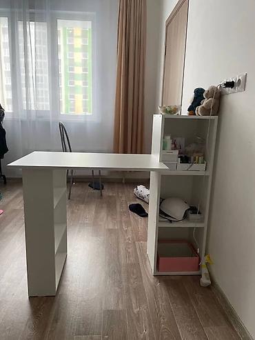 Компьютерные столы: Компьютерный стол, Новый, С полками — 11