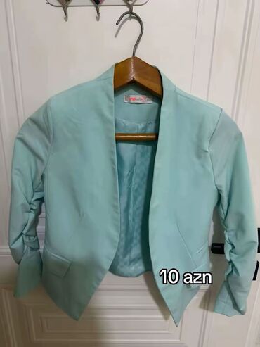 Pencəklər: Qadın geyimləri – müxtəlif modellər - Qara qısa bleizer: klassik — 2