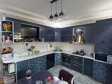 Mətbəx mebeli: Köçürük deyə satılır. Divan üstündə verilir (4 m). Havalandırma, 4 göz — 11