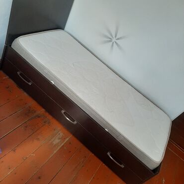 matras tek neferlik: İşlənmiş, Təknəfərlik çarpayı, Bazasız, Matras ilə, Siyirməli