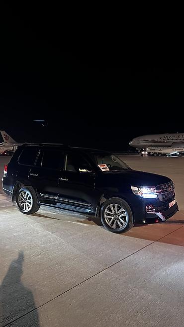 хай лимузин: Сдаю Toyota Land Cruiser для кортежа, С водителем, Внедорожник — 1