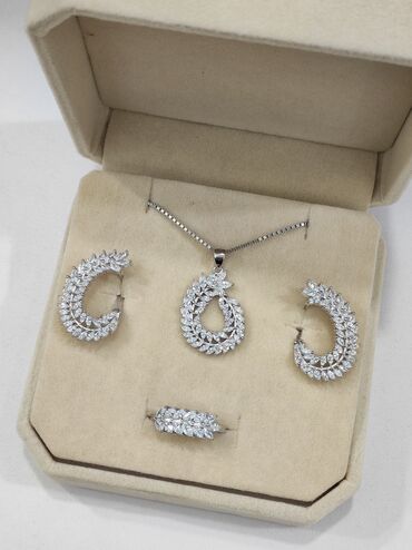 серебряный набор кольцо и серьги: Серебряный Набор Дизайн Италия Размеры имеются Цена 6000 сом Для