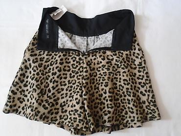 fiorelli torba: Animal print, Zara šorts. Naznačena je veličina XS a poluobim struka — 4
