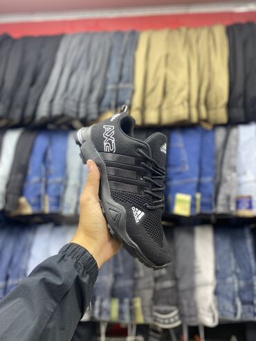 adidas мужская одежда: Adidas AX2 🫥 🔺РАЗМЕРЫ: 39-40-41-42-43-44 🔺Цвет:Черный-Черный в белом