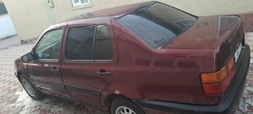 арзан машина пассат: Volkswagen Vento: 1994 г., 1.8 л, Механика, Бензин, Седан