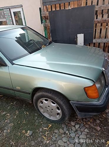 зеленый aston martin: Mercedes-Benz W124: 1987 г., 3 л, Механика, Дизель, Седан — 1