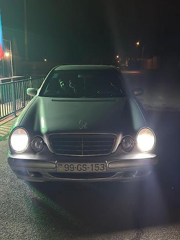 Mercedes-Benz: Mercedes-Benz E-Class (W210) sedan - Kuzov: 4 qapılı sedan, gümüşü — 1