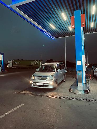 вокси ноах: Toyota Noah: 2002 г., 2 л, Автомат, Бензин, Минивэн — 3
