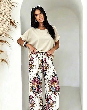ca deca: Ženski komplet – oversized majica i široke pantalone sa floralnim — 3