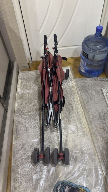 Gəzinti arabaları: Klassik gəzinti arabası, İşlənmiş, Yaş: 6-12 ay — 8