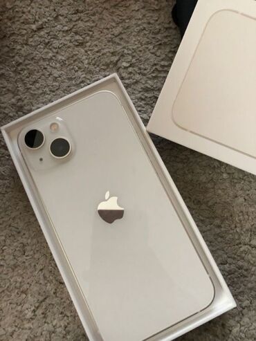 Apple iPhone: IPhone 13, Б/у, 128 ГБ, Белый, Зарядное устройство, 90 %