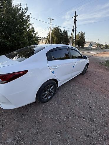 Продажа авто: Kia Rio: 2021 г., 1.6 л, Автомат, Бензин, Седан — 3