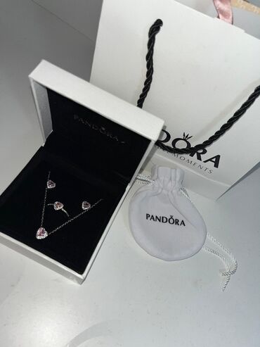 часы фирменные: Набор украшений Pandora с розовыми сердцами. Состав набора: - Колье