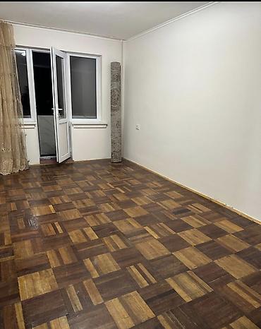 жалюзи для офиса: 3 комнаты, 58 м², 10 мкр 104 серия, 2 этаж, Косметический ремонт — 7
