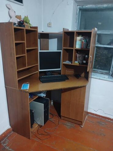 прадаю драва: Компьютерный стол, Угловой