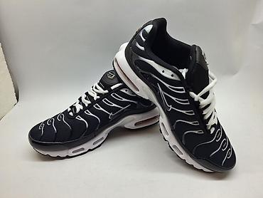 Patike: Nike Air Max Plus (TN) patike – crno/belo izdanje - Silueta Air Max — 6