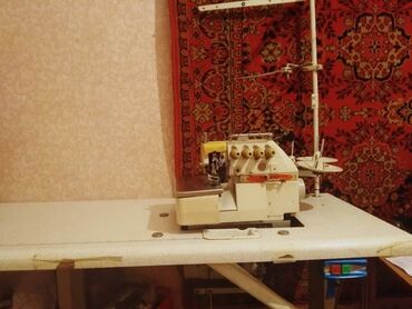 моторы для швейных машин: Швейная машина Yamata, Оверлок