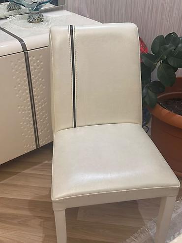 işlənmiş stular: Qonaq otağı üçün, İşlənmiş, Qatlanmayan, rəng - Ağ Stul — 1