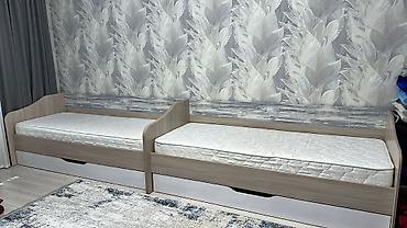 кровати одноместные: Односпальная кровать, Б/у, С матрасом, длина - 200 см — 2