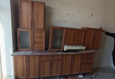 kuxna perdeleri: Aytən 🌺 Metbex mebeli tecılı satılır 200 manat 3 metrdir ancag
