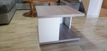 Stolovi: Klub Sto 24 Materijal i Dekor: Izrađuje se od univera debljine 36mm — 4