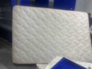 Matraslar: Matras satilir.Cut carpayi ucundur. Veziyeti yaxsidir. Xahis edirem