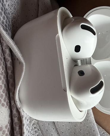 форма хлеба: Беспроводные наушники-вкладыши, Apple, AirPods 4, Б/у — 4